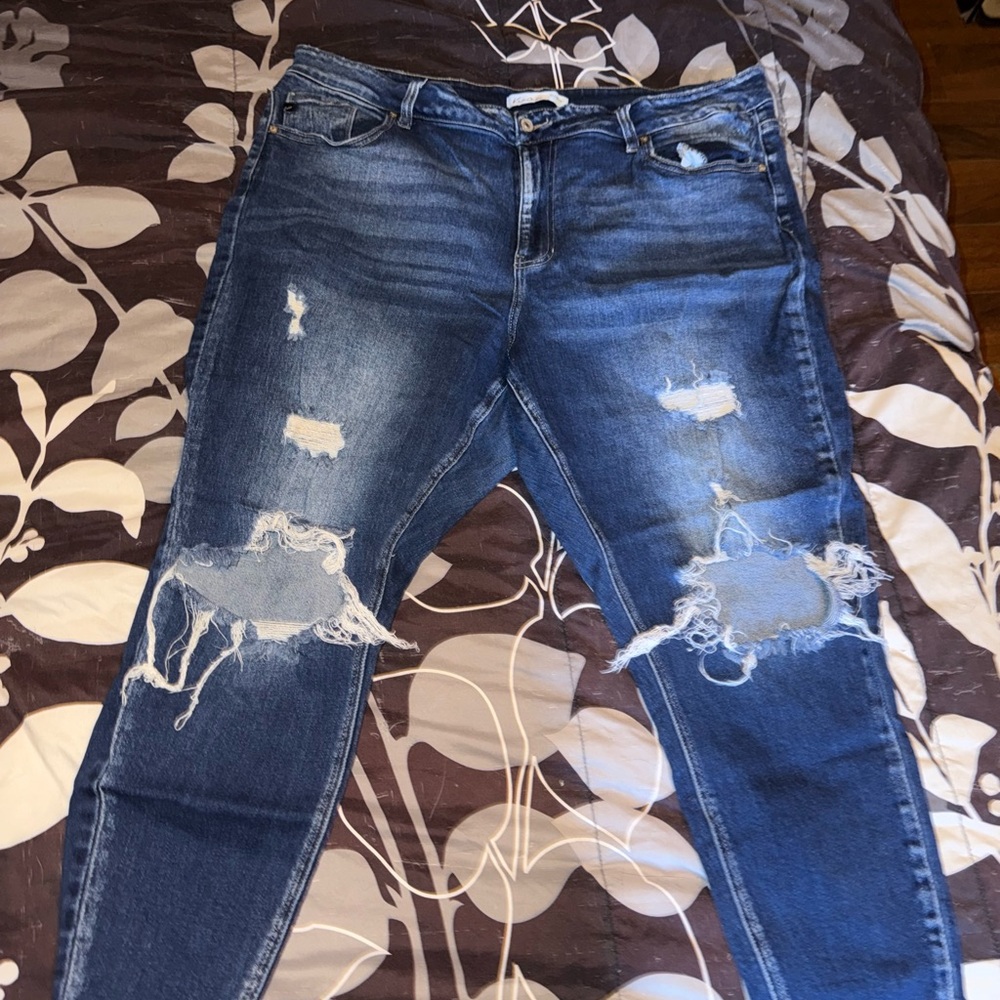 KanCan Blue Distressed Ankle Jeans